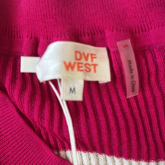 DVF. New with tags. Sweater dress. Size Medium. Excellent condition - Picture 4 of 5